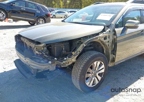 2017 Subaru Outback 2.5I Premium z USA, uszkodzony, nr VIN 4S4BSAHC6H3402179